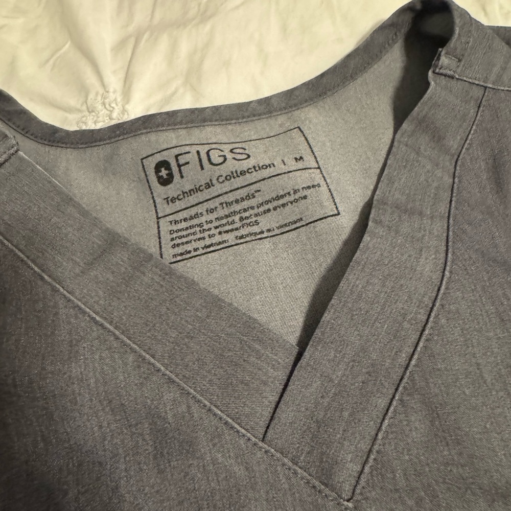 Figs Gray Scrub Set - Picture 4 of 4